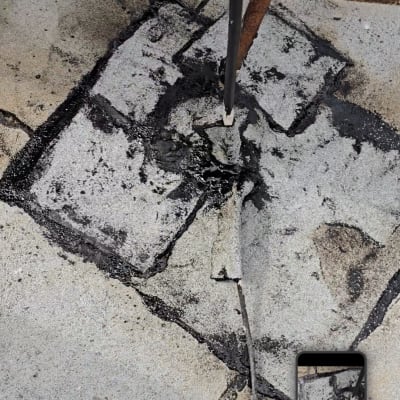 תיקון איטום על גג עם חומרי איטום