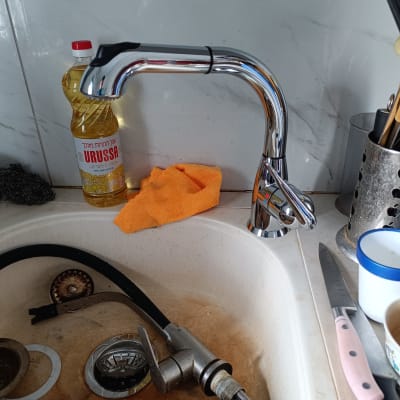 ברז מטבח, צינור מים, כיור, חומר ניקוי