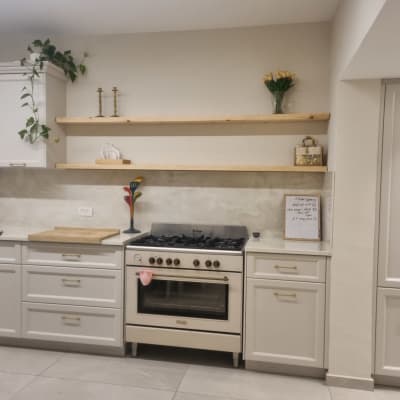 מטבח עם כיריים, מדפים וכלי מטבח