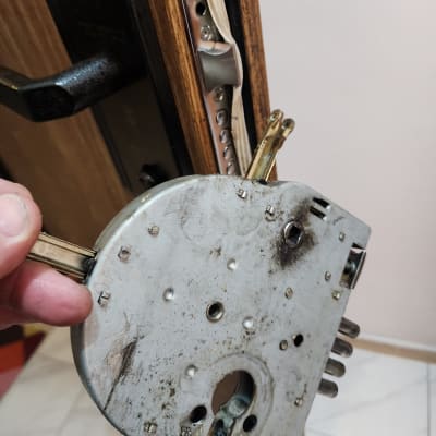 מנעול של דלת