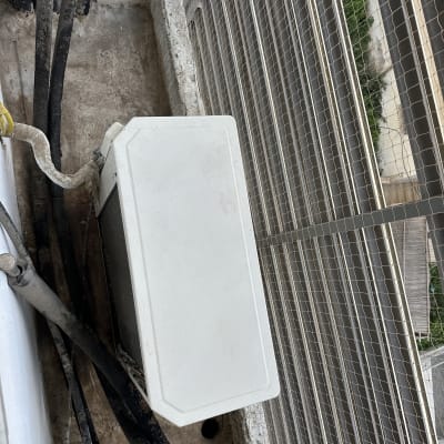 רשת למניעת כניסת יונים על מרפסת