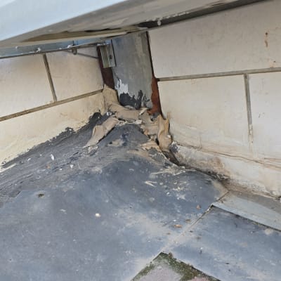 חומר איטום שחור ובז