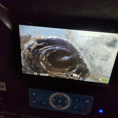 תצוגת מסך של מצלמה עם תמונת צינור פנימי