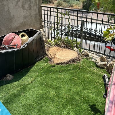 כלי גינון, דשא סינתטי, גזע עץ כרות