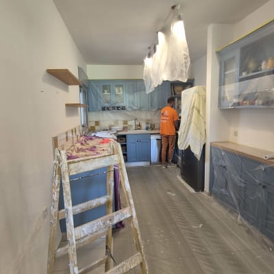 סולם צבוע, כיסויים על רהיטים, הכנות לצביעה