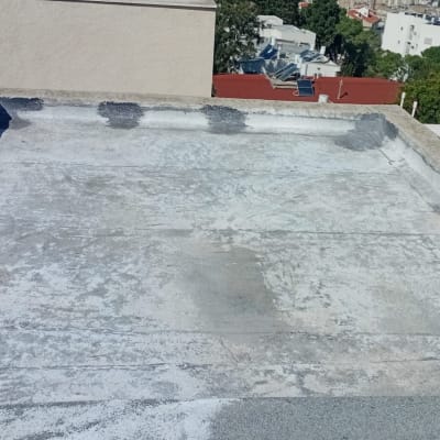 גג עם שכבת איטום בתחום עבודות גובה