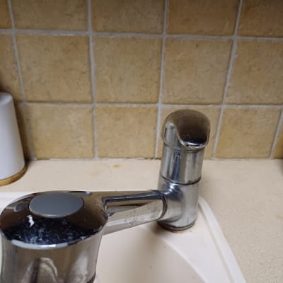 ברז מטבח מתכת עם ידית מסתובבת