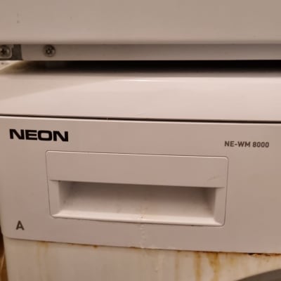 מכונת כביסה עם מגירת חומרי ניקוי