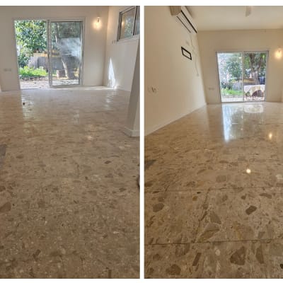 רצפה נקייה ומבריקה בחדר עם חלונות גדולים