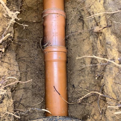 צינור חום באדמה, חלק מעבודת אינסטלציה