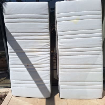 מזרנים עם כתמים לפני ניקוי