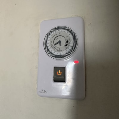 שעון טיימר חשמלי עם מתג הפעלה