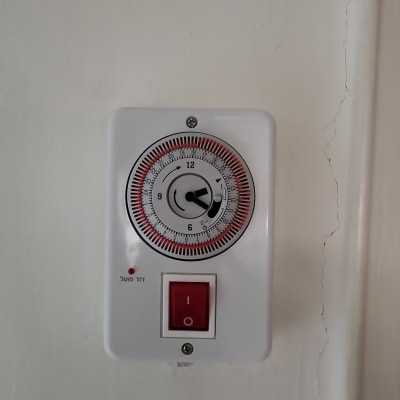 שעון טיימר לדוד שמש עם מתג הפעלה