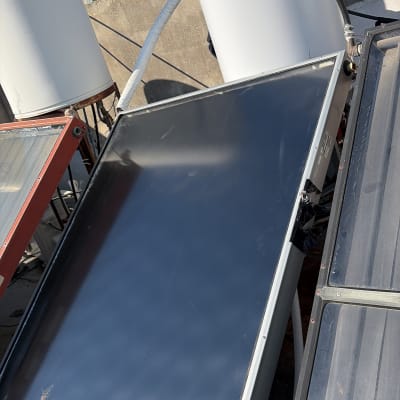 דוד שמש ומערכת חימום על גג