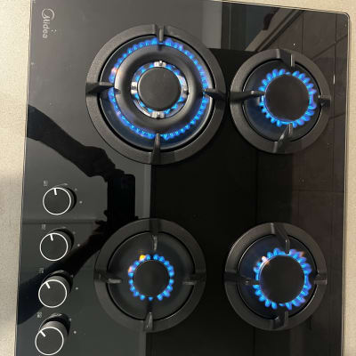 כיריים גז עם להבות כחולות