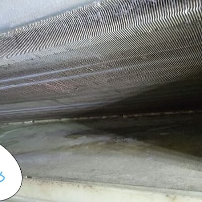 סליל מזגן מלוכלך לפני ניקוי