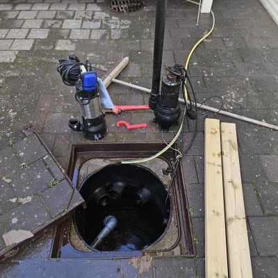 אינסטלטורים