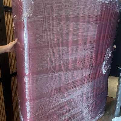 מזרן עטוף בניילון מוכן להובלה