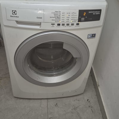 מכונת כביסה אלקטרולוקס עם תצוגה דיגיטלית