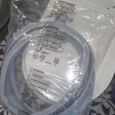 אטם גומי לאביזר טכני בשקית פלסטיק שקופה