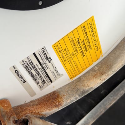 מדבקות על דוד שמש עם פרטים טכניים