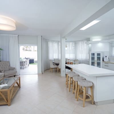 תמונה אינה מציגה עבודה בתחום