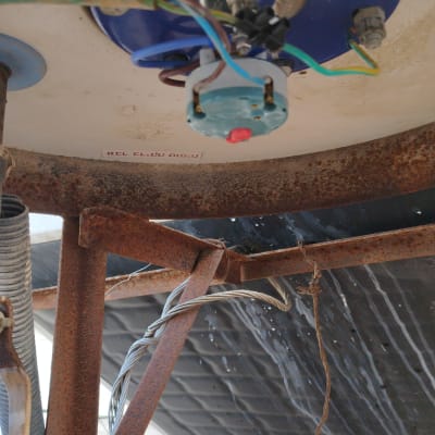 חיבורים חשמליים בתחתית דוד שמש