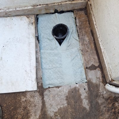 פתח ניקוז מכוסה בבד לאיטום