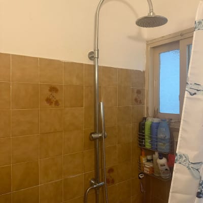 ראש מקלחת מתכת עם צינור גמיש