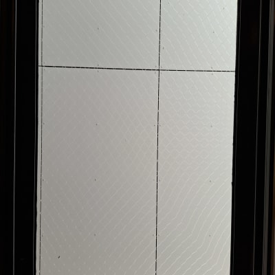 רשת למניעת כניסת יונים בחלון