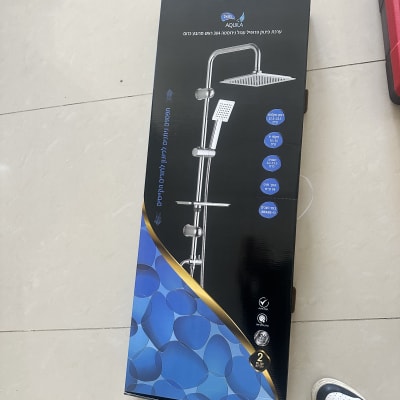 אריזת מקלחת עם ראש גשם וכלי עבודה