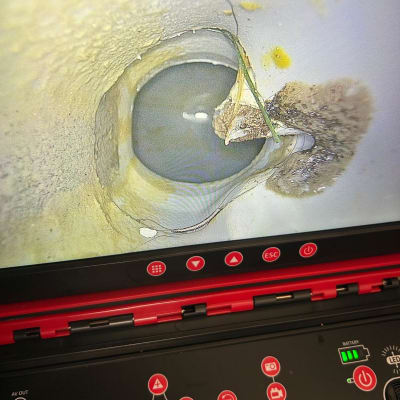 צילום מסך של צינור עם מצלמה פנימית