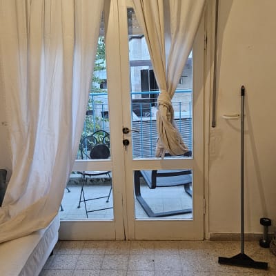 תמונה אינה מציגה עבודה בתחום