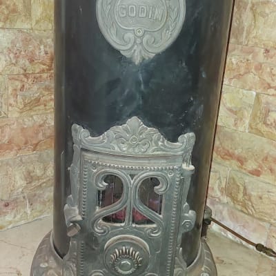 תנור חימום מתכת מעוצב עם דלת זכוכית