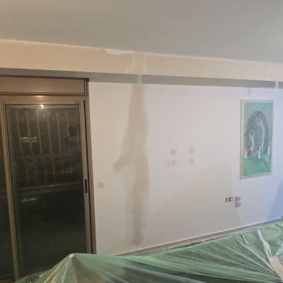 תיקון טיח בקיר