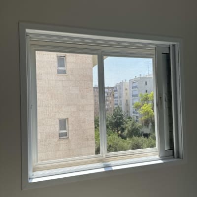 חלון אלומיניום עם רשת נוף חיצוני
