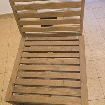 כיסא עץ או חלק מספה מודולרית להובלת רהיט בודד