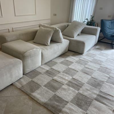 ספה על שטיח