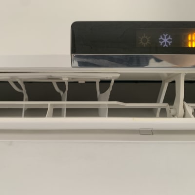 תצוגת מזגן עם סמלים וטמפרטורה 16 מעלות