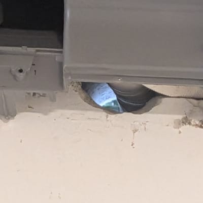 תמונה של מערכת מיזוג אוויר עם צינור חשוף