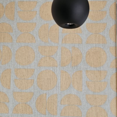 טפט עם דוגמאות חצי עיגול בצבע בז