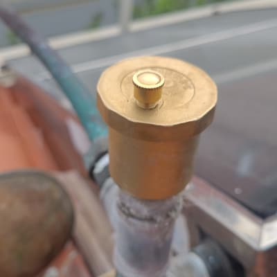 שסתום פליז על צינור דוד שמש