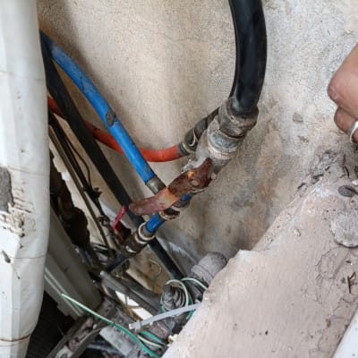 צינורות וכלים בעבודת אינסטלציה