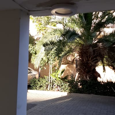 מנורת תקרה עגולה מותקנת בתקרה חיצונית