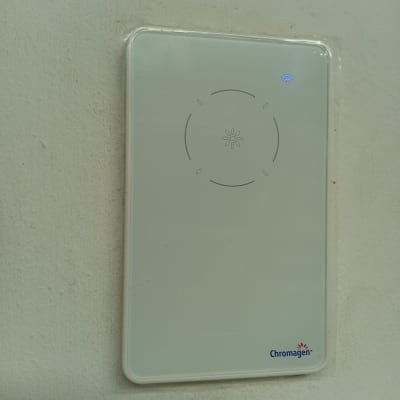 בקר שליטה של מערכת חימום מים כרומגן