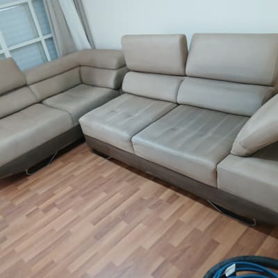 ספה פינתית בצבע בז