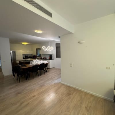 תמונה אינה מציגה עבודה בתחום