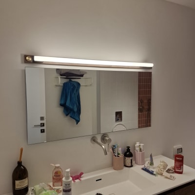 מראה מעל כיור