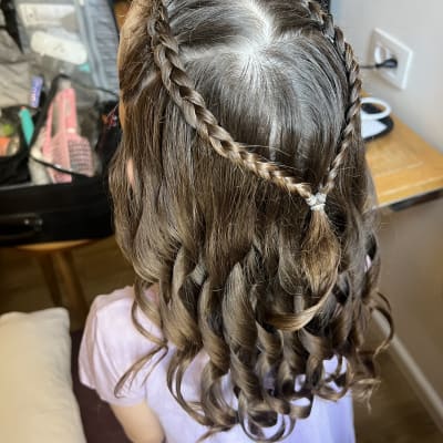 שיער קלוע עם תלתלים, קליפס קטן מאחור