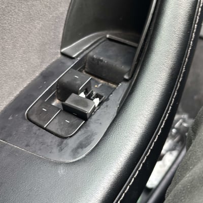 מתגי חלונות ברכב, חלק ממערכת חשמל לרכב